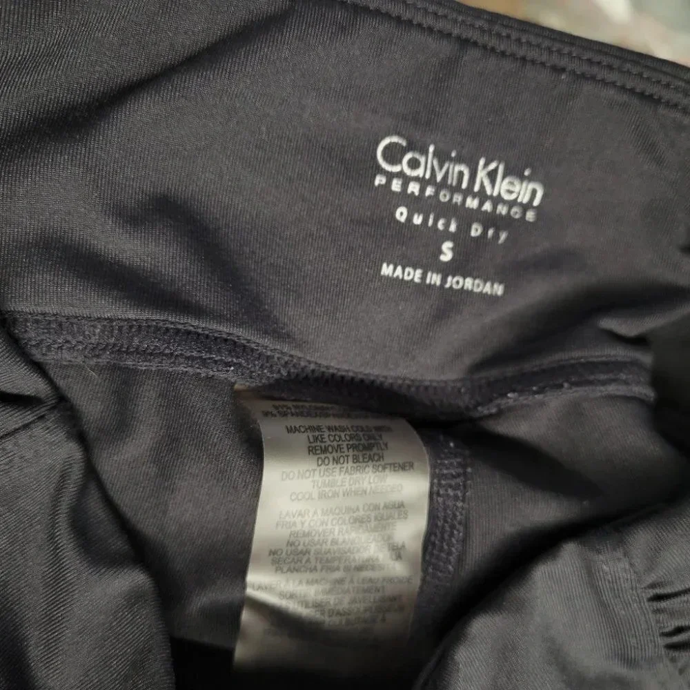 Calvin Klein Performance Ruched Crops - Picture 4 of 4